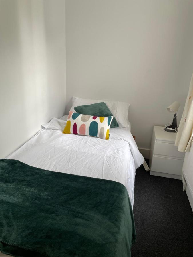 Cozy 3 Bedrooms Home Off Mill Road Sleep CBG Buitenkant foto