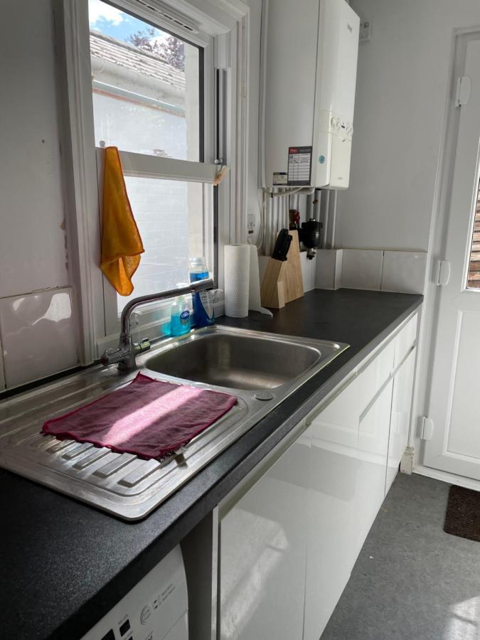 Cozy 3 Bedrooms Home Off Mill Road Sleep CBG Buitenkant foto